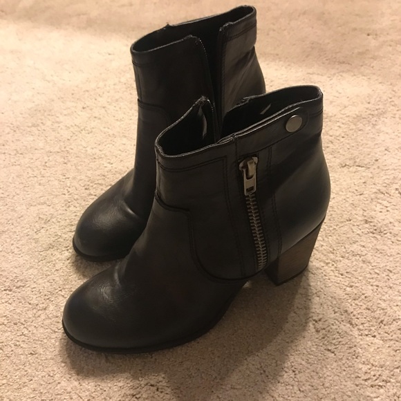 Crown Vintage | Booties With Zippers & Buckle - Picture 3 of 3